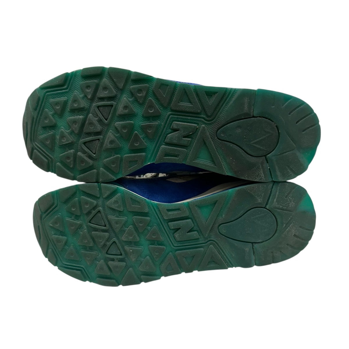 ×Nice KicksスニーカーCM1600NK