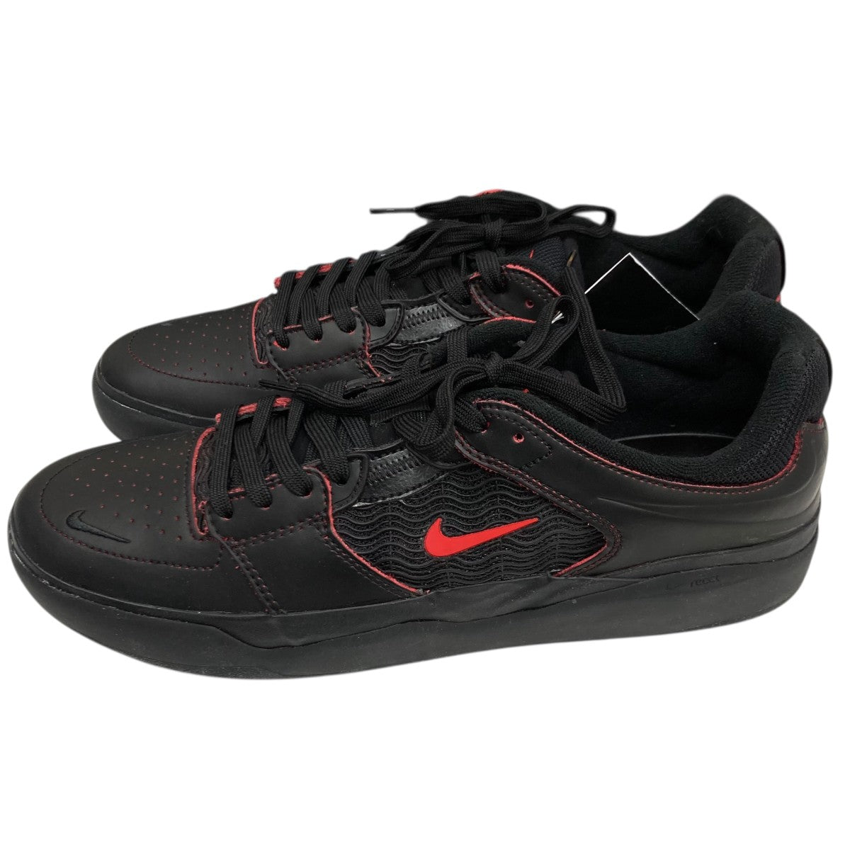 NIKE スニーカーDV5473-001 古着・中古-3枚目のアイテム画像