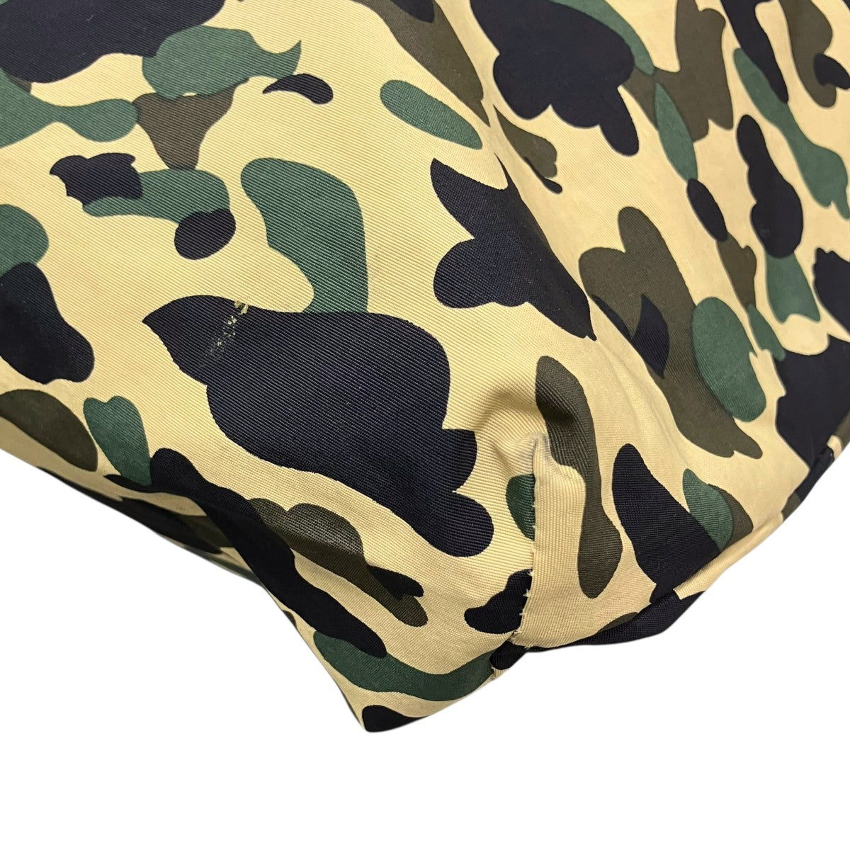 A BATHING APE(アベイシングエイプ) カモフラージュリバーシブルトート