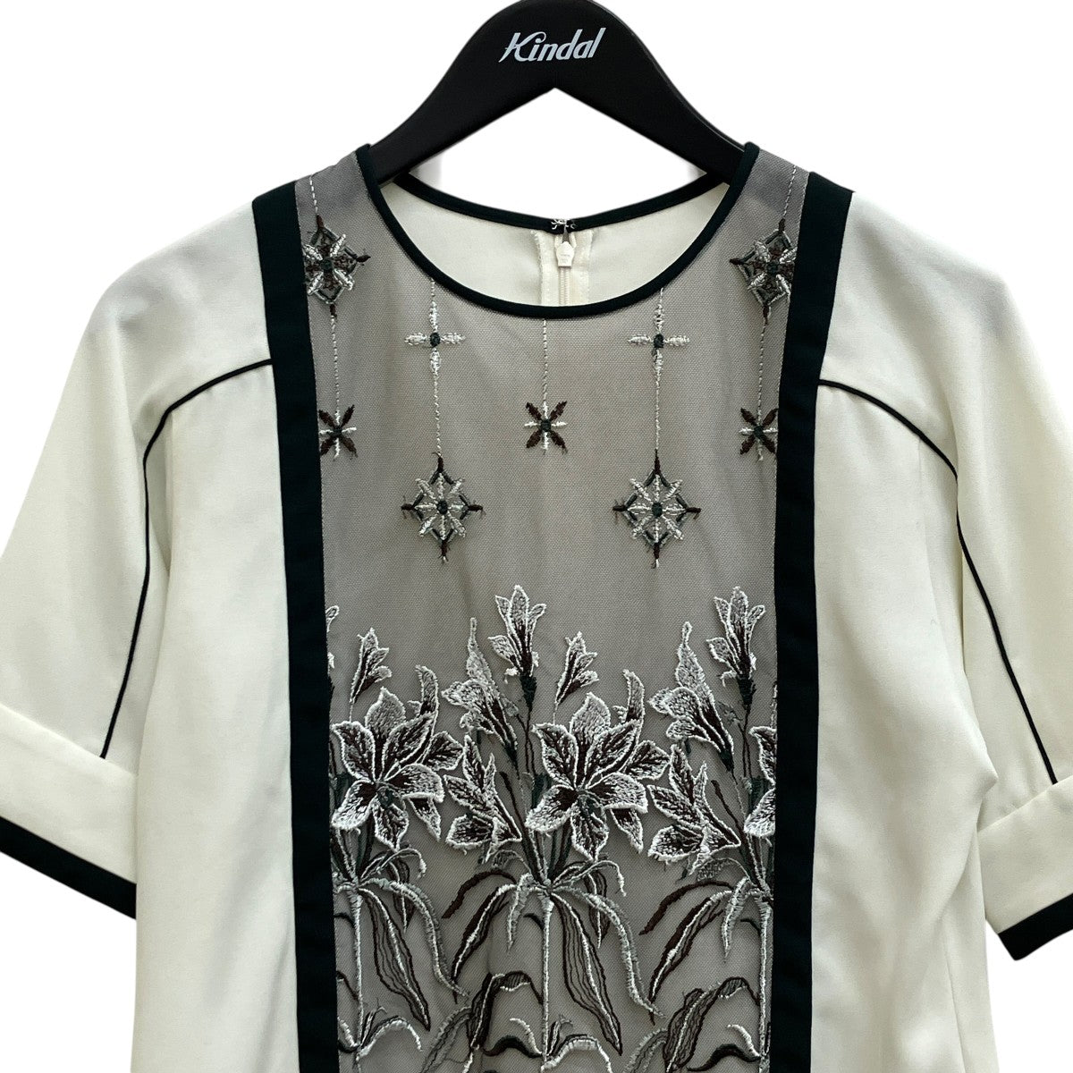 Framed flower blouse半袖カットソーMU22SS-0801-01