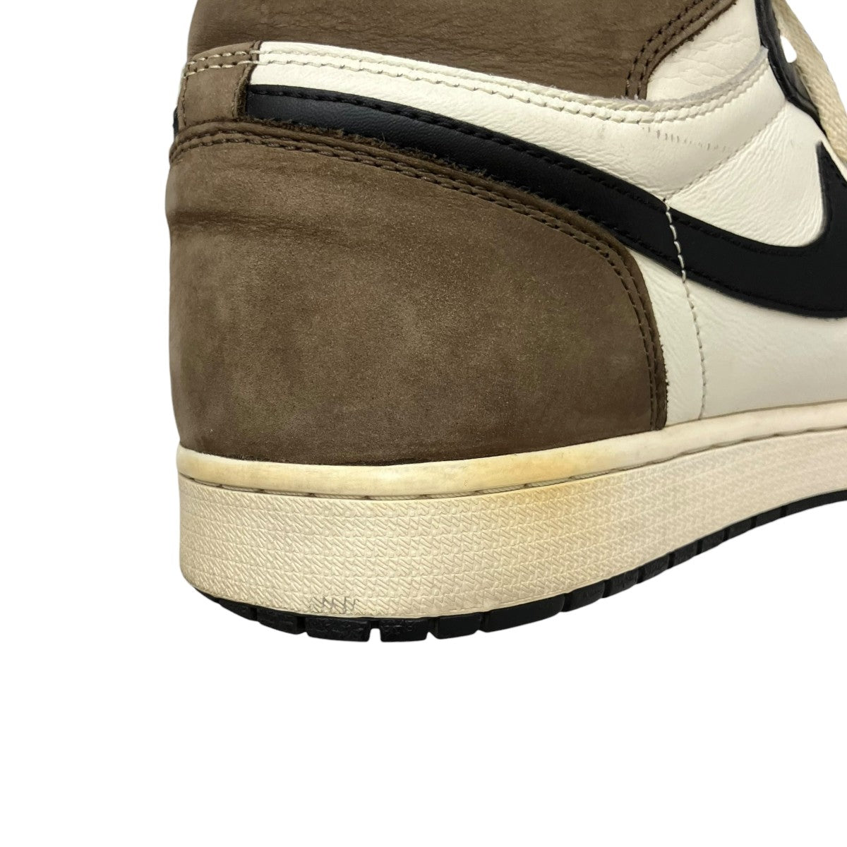 Air Jordan 1 High OG MOCHAハイカットスニーカー555088-105