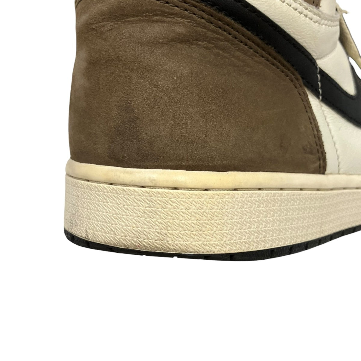 Air Jordan 1 High OG MOCHAハイカットスニーカー555088-105