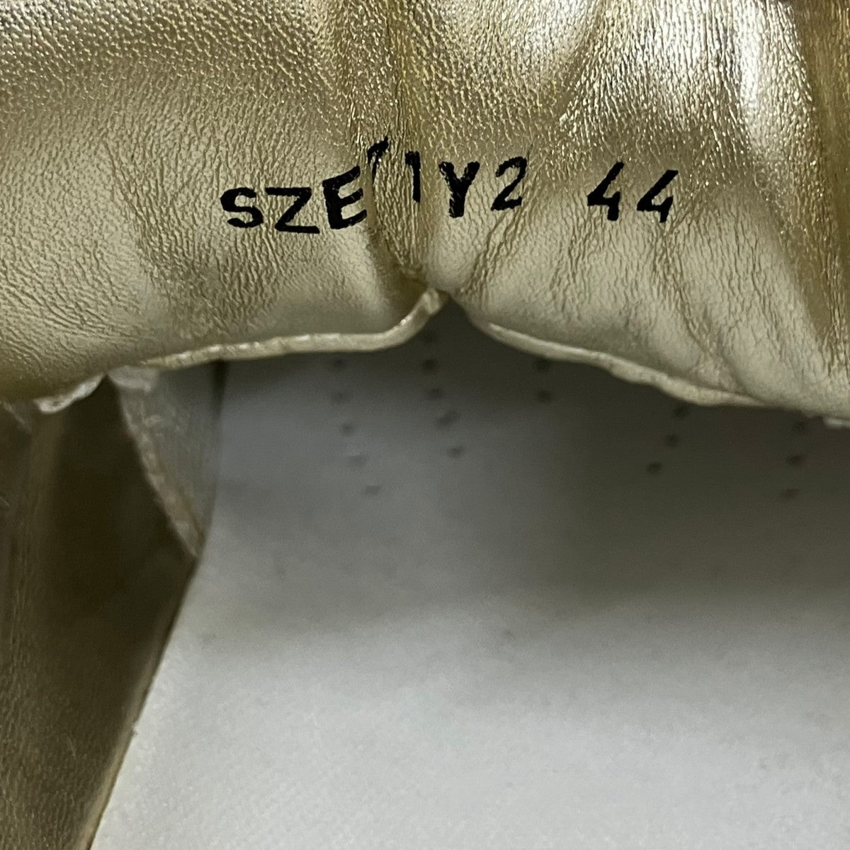 ワンスタッズローカットスニーカーSZE71Y2