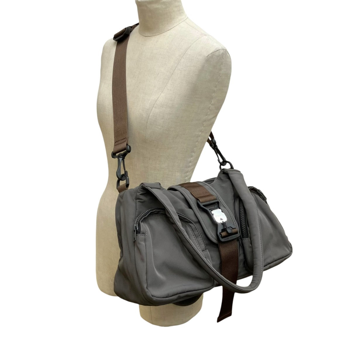 Nylon Handbagショルダーバッグ