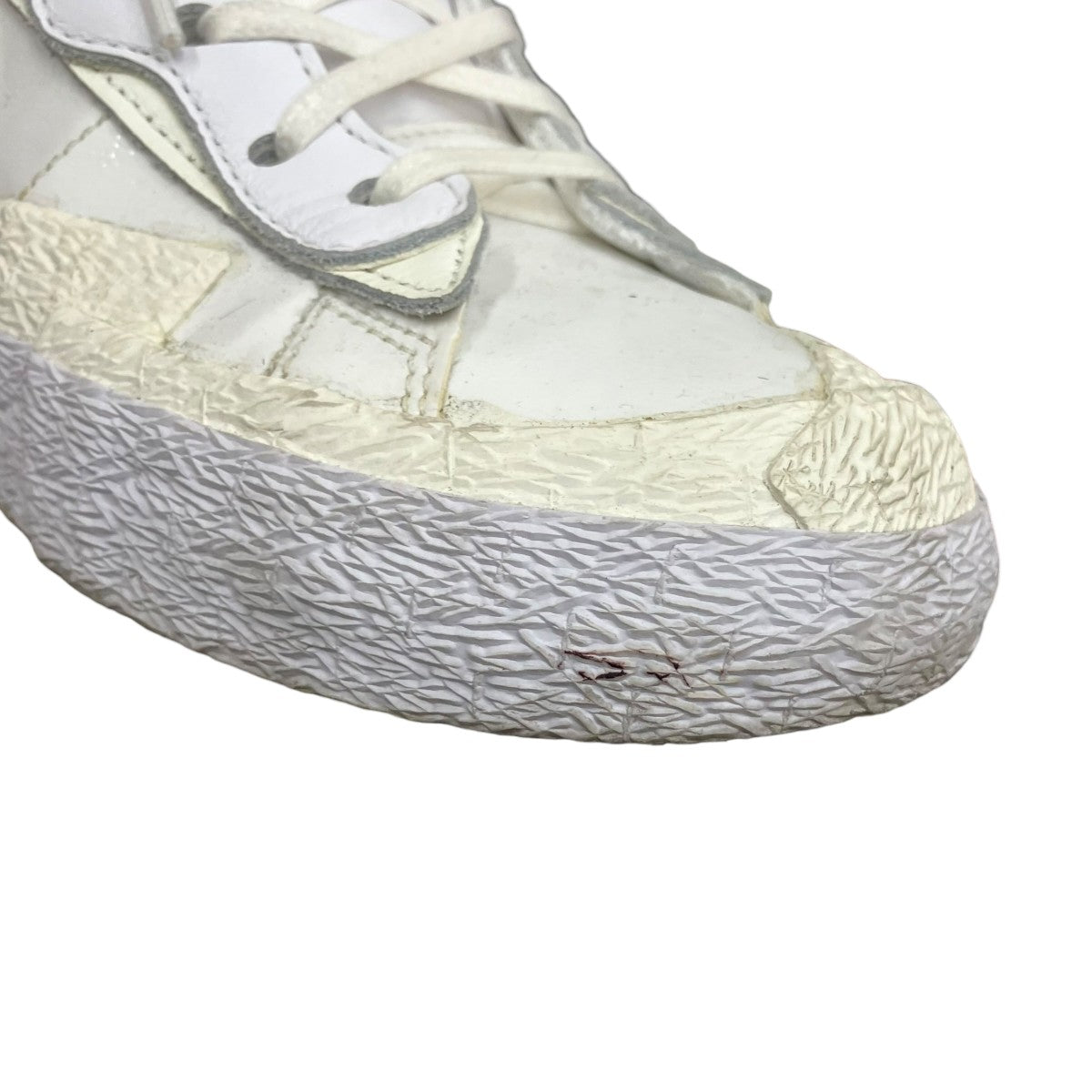 Blazer Low ”White Patent Leather”スニーカーDM6443-100