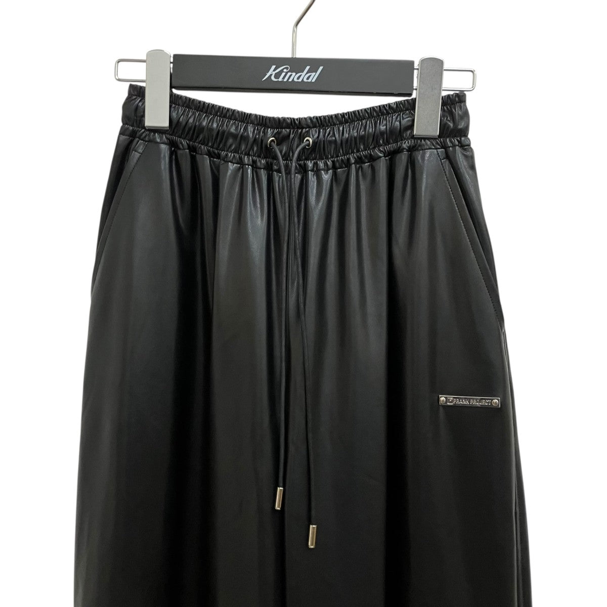 23AWSynthetic Leather Voluminous Wide Pantsフェイクレザーパンツ31232465204