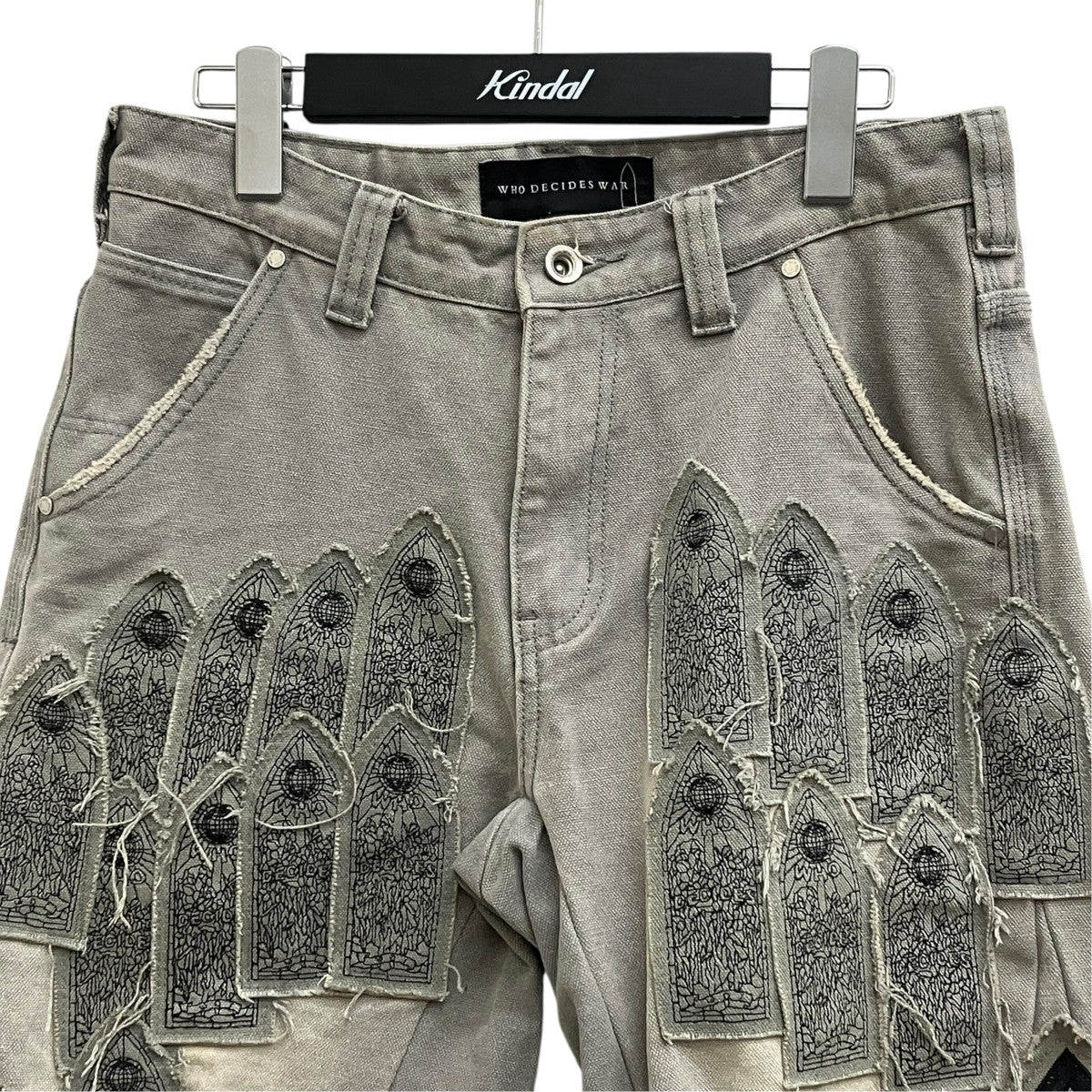 PATCH ARCHED CARPENTER SHORT