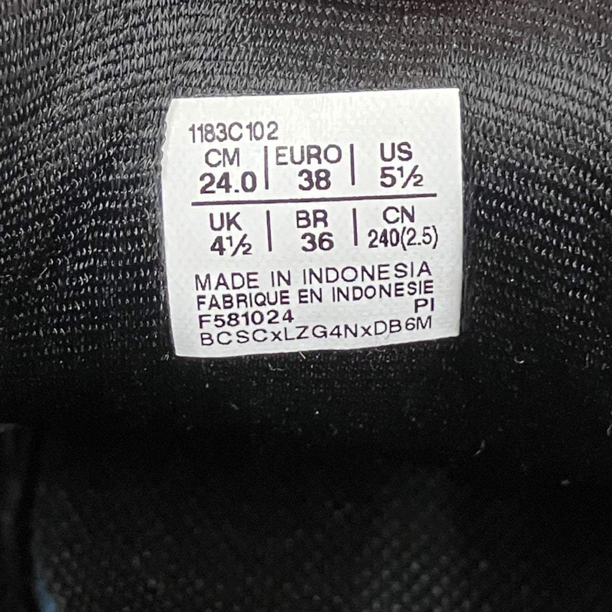 スニーカーF581024