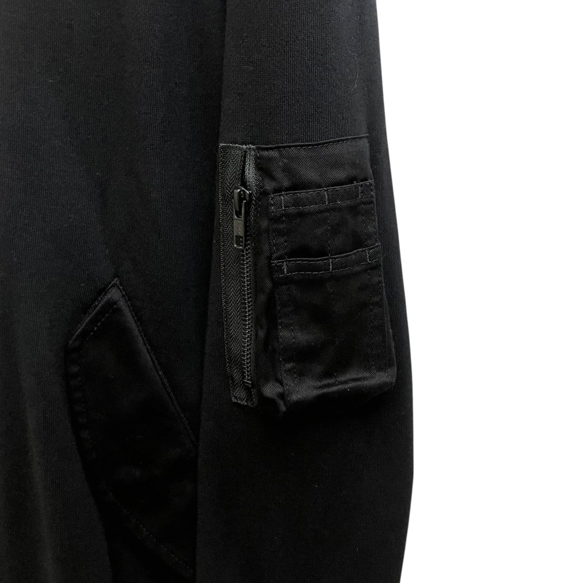 TWILL TERRY MIX ZIP-UP HOODIE WITH UTILITY SLEEVE POCKETパーカーUM-T15-800