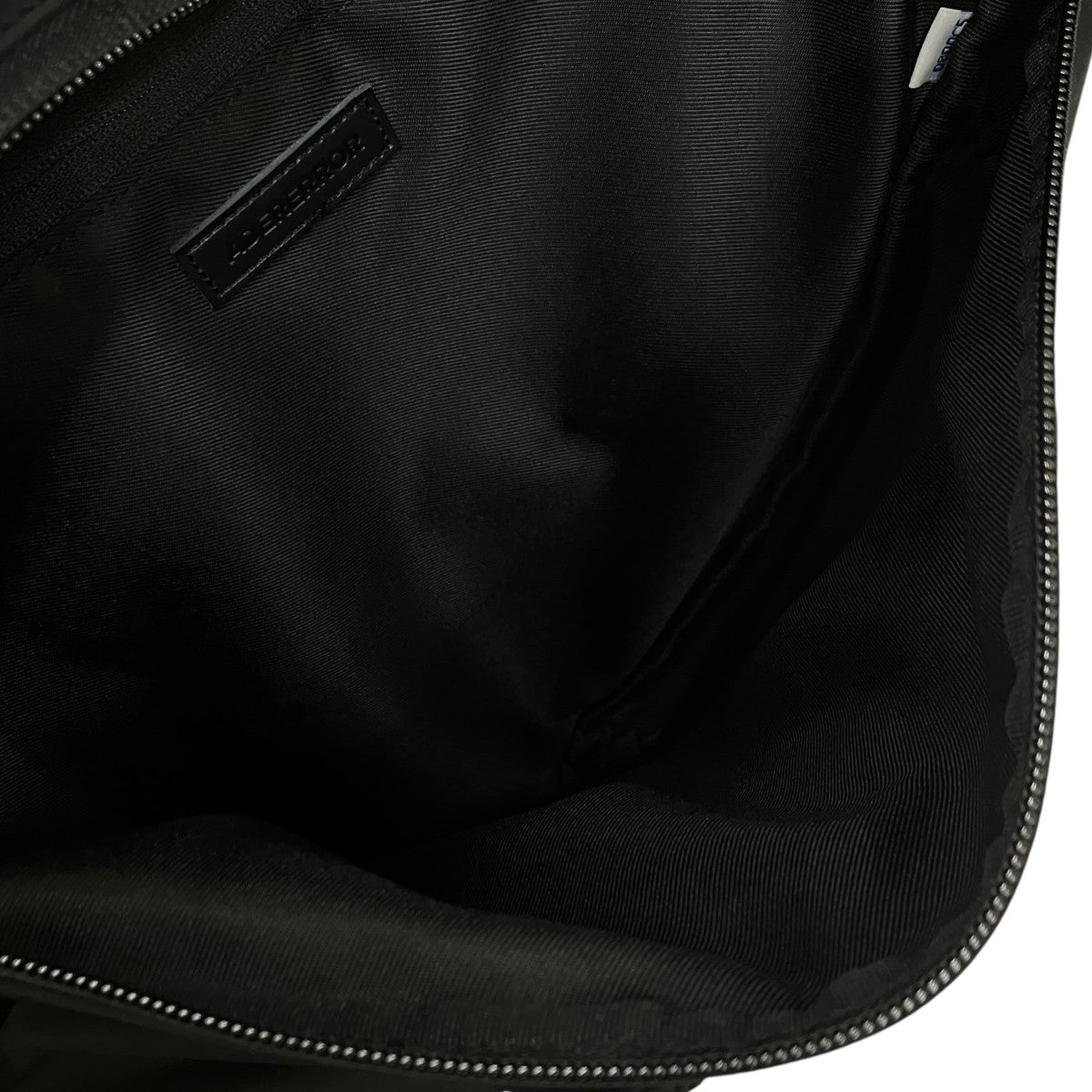 Badin Sling Bag Product． 1ショルダーバッグ