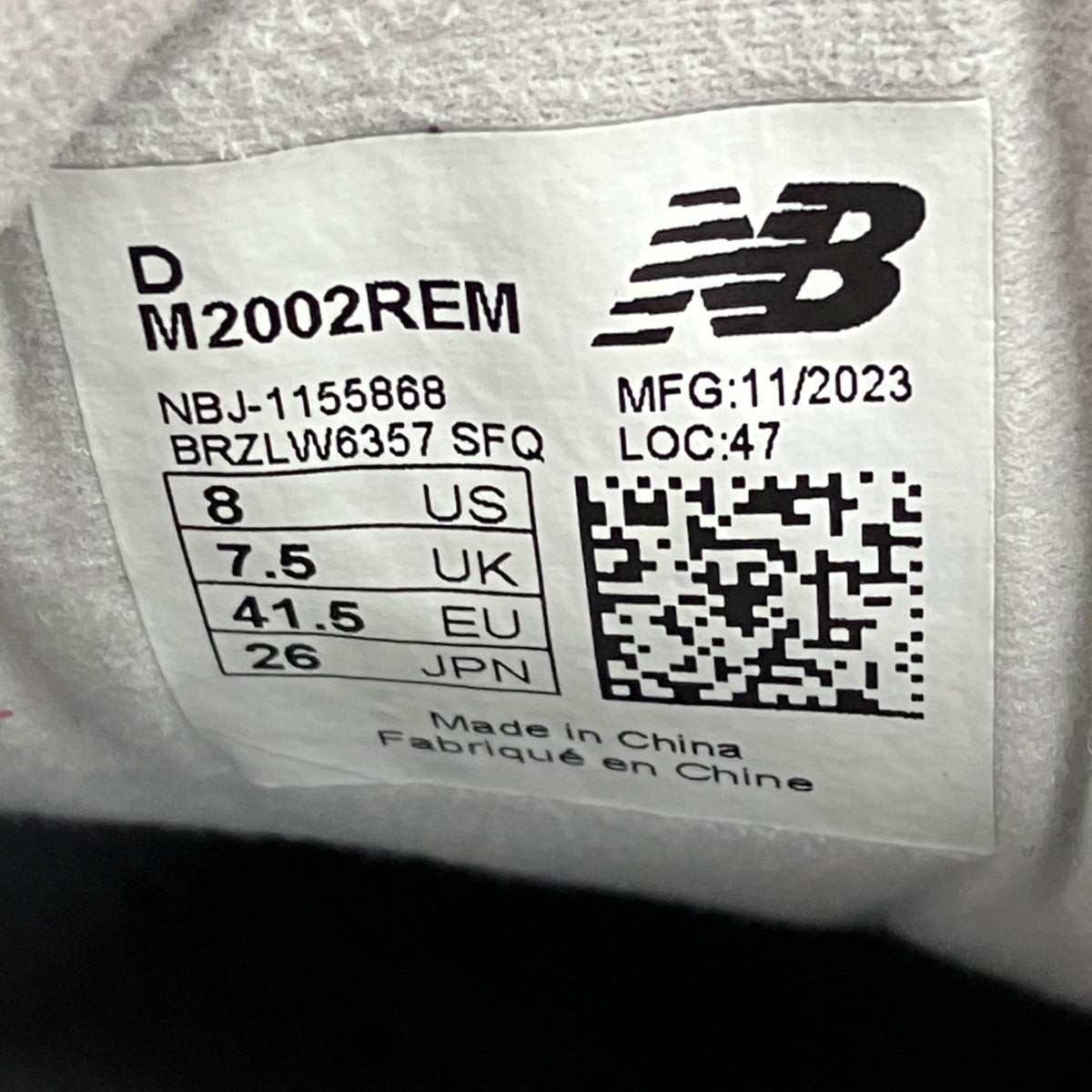 スニーカーM2002REM