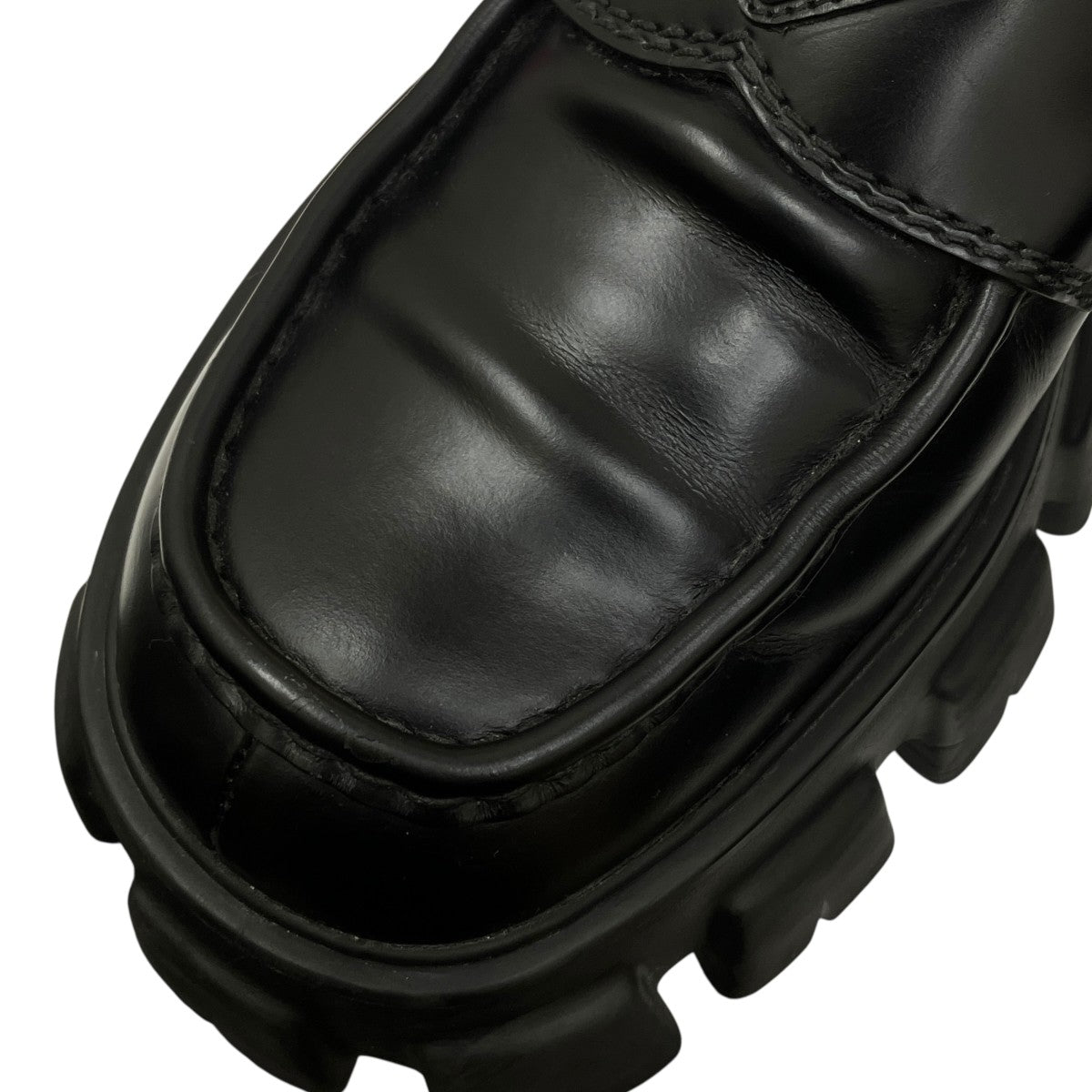 PRADA(プラダ) 箱 モノリス ブラッシュドレザーローファー2DE129