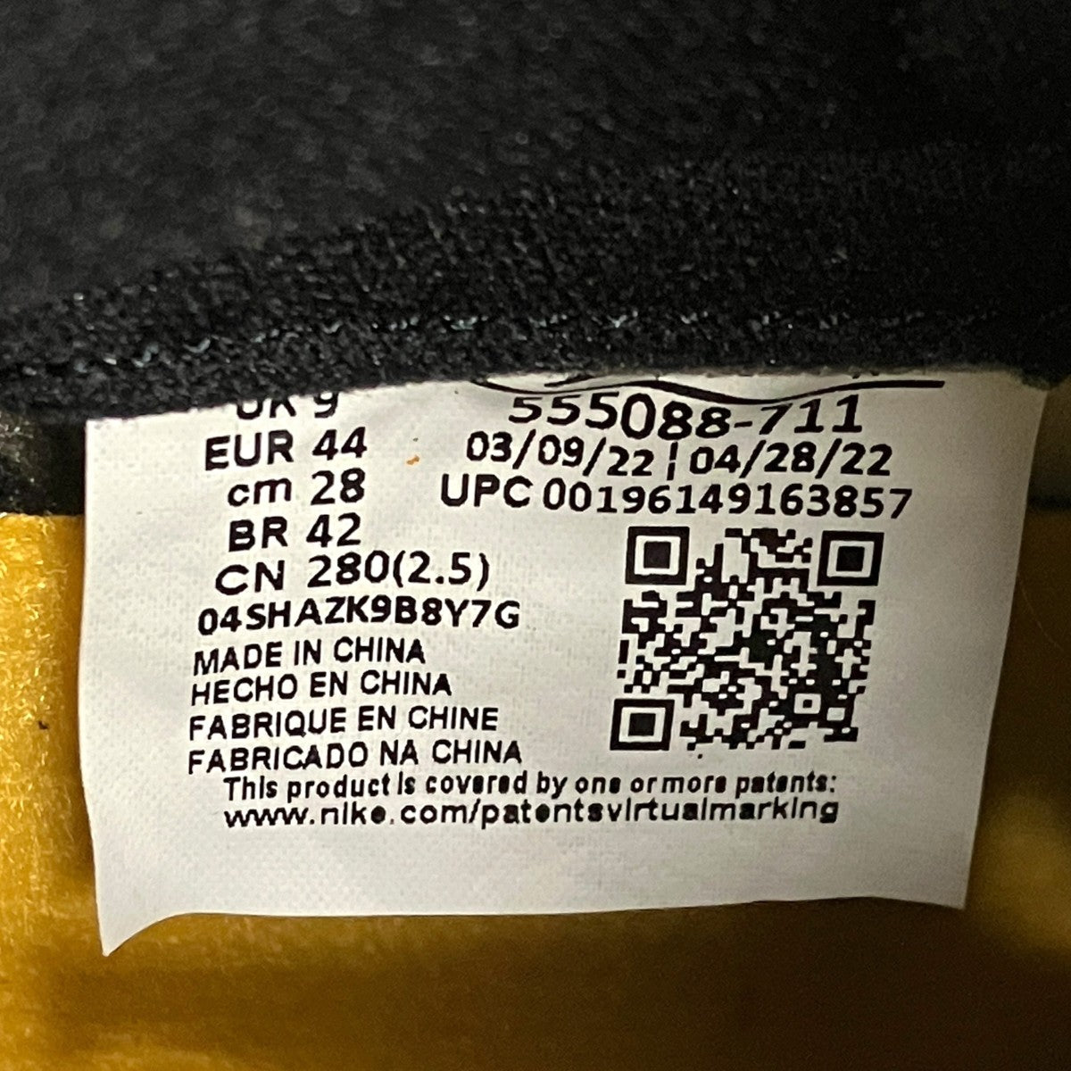 Air Jordan 1 Retro High OG ”Taxi”スニーカー555088-711