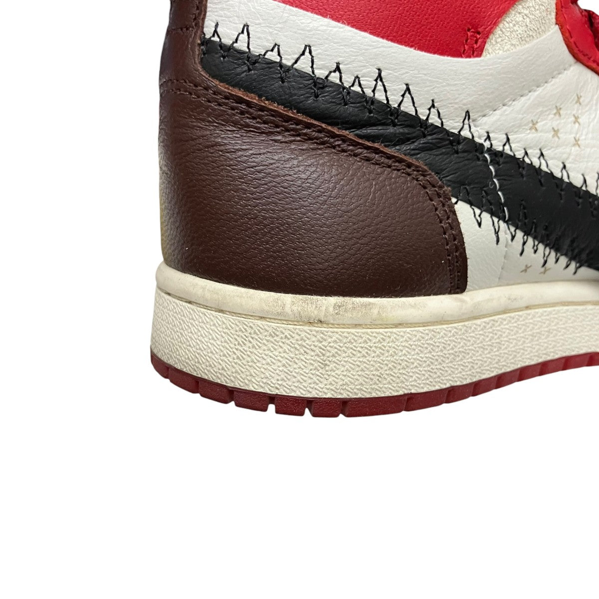 AIR JORDAN 1 ZOOM CMFT 2ハイカットスニーカーFJ0604-601