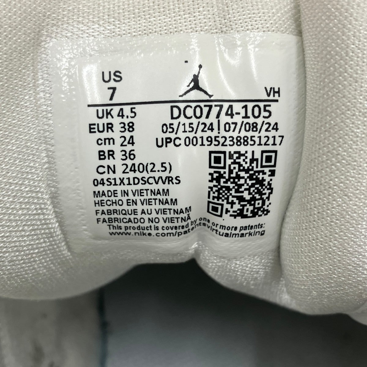 WMNS AIR JORDAN 1 LOWスニーカーDC0774-105