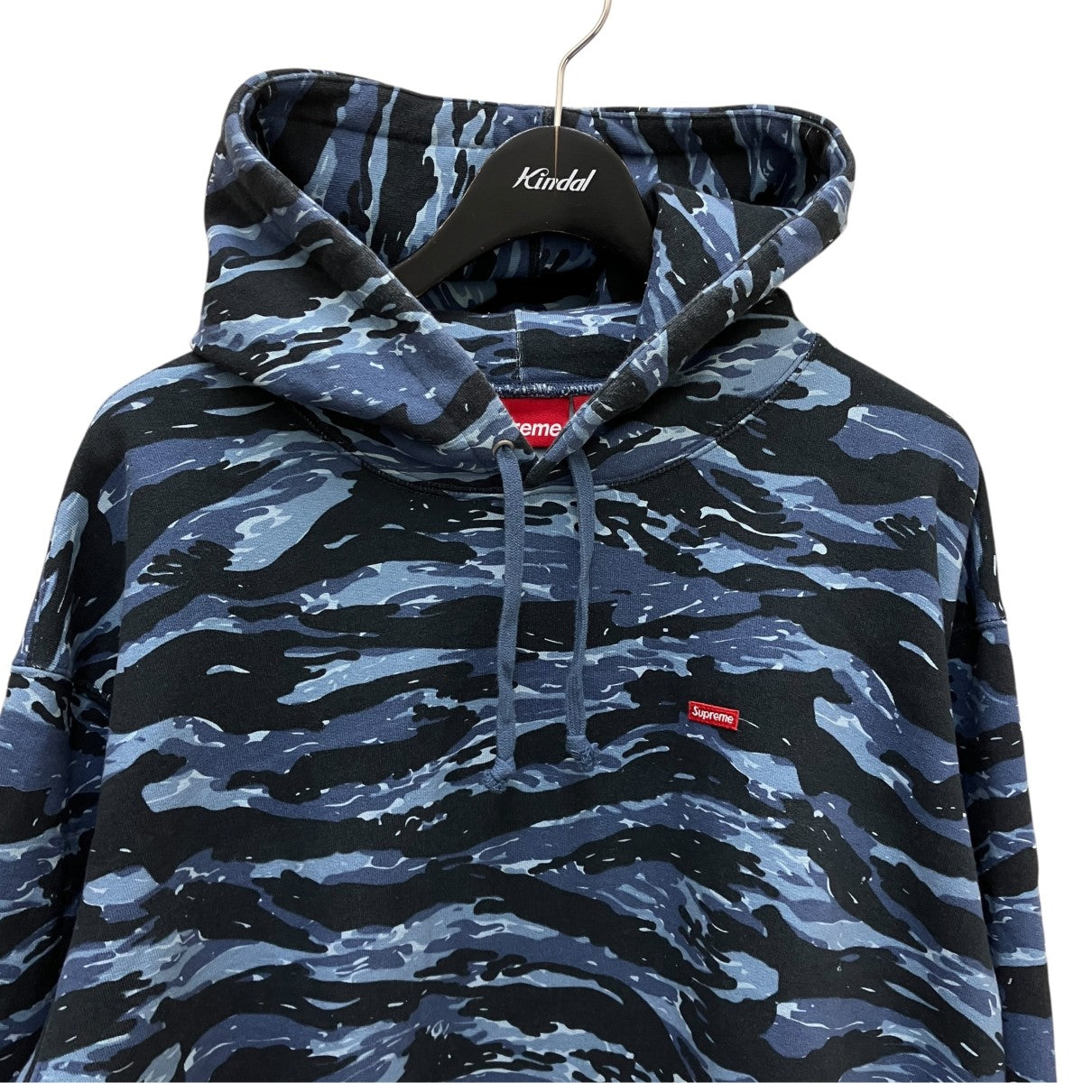 917 パーカー ブルー クモの巣柄　supreme Supreme(シュプリーム) 24AWSMALLBOX HOODED SWEATSHIRTカモフラ