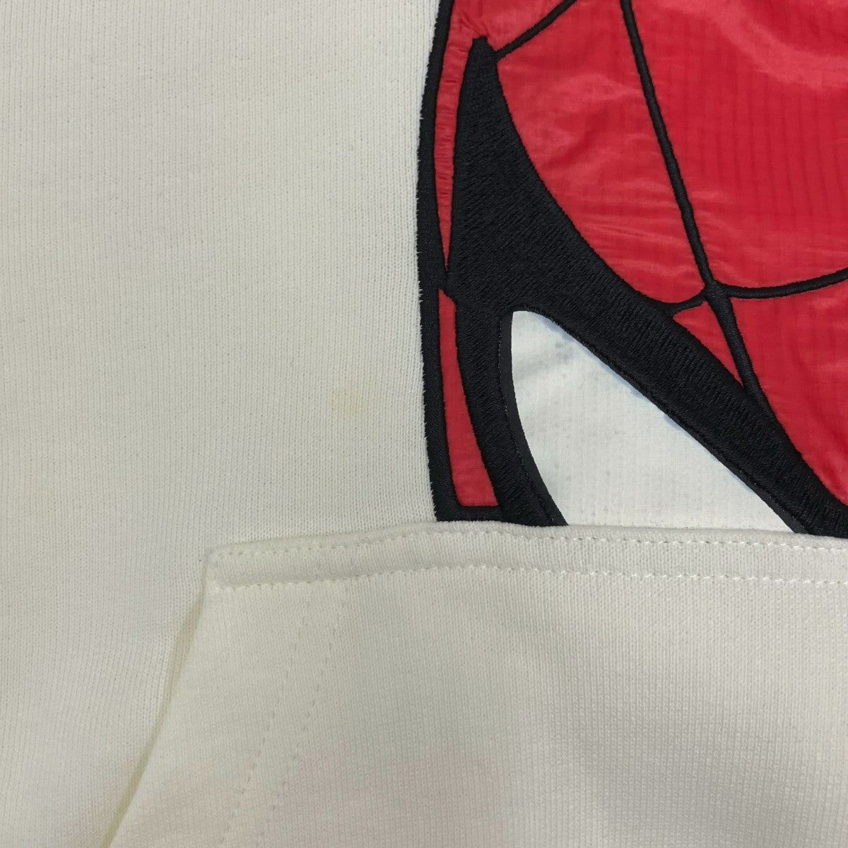 MONCLER ×MARVEL SPIDERMANプルオーバーパーカーH20918G00005 809KR 古着・中古-4枚目のアイテム画像