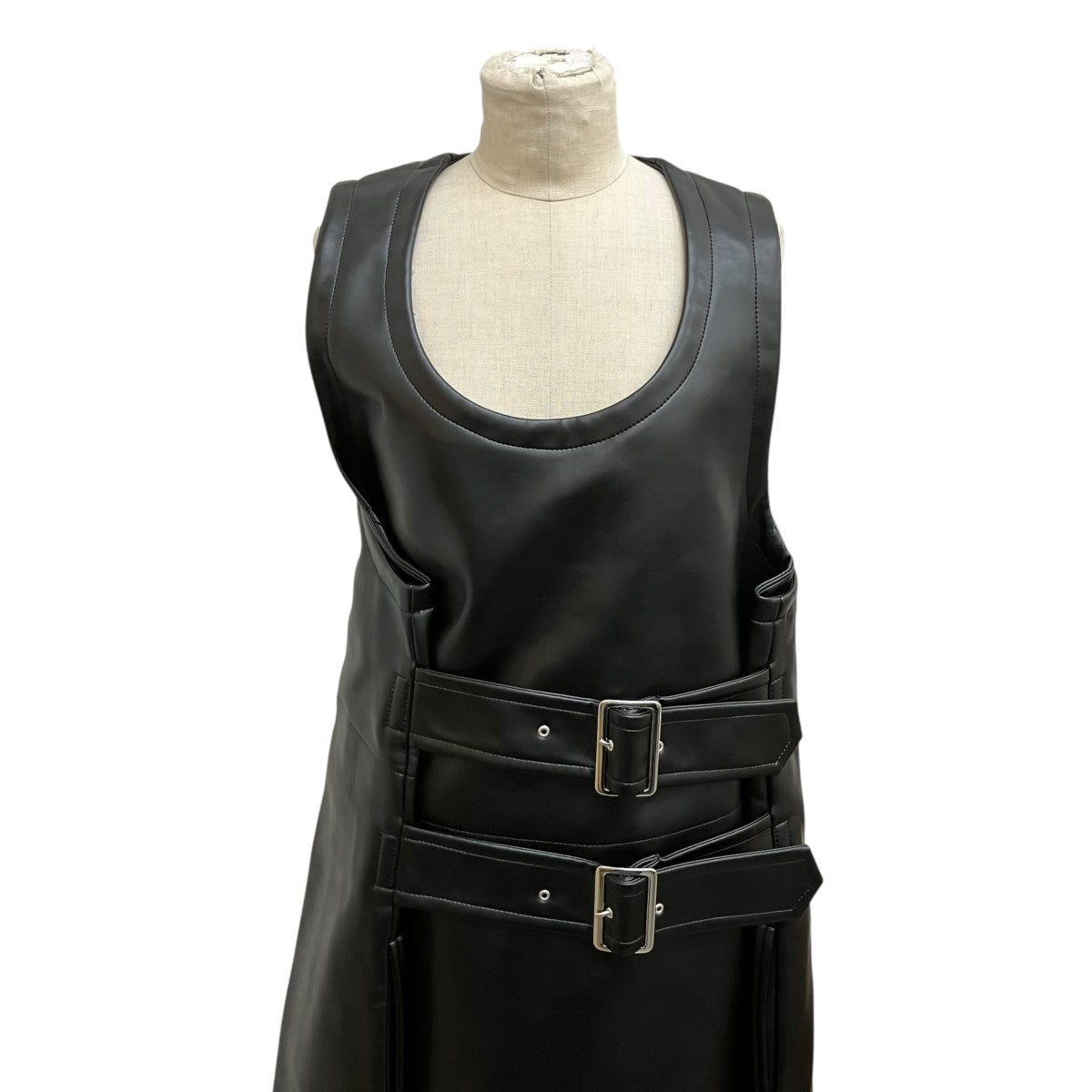 BLACK COMME des GARCONS AD2025 フェイクレザー バックル ドレス 1P-A002 古着・中古-4枚目のアイテム画像