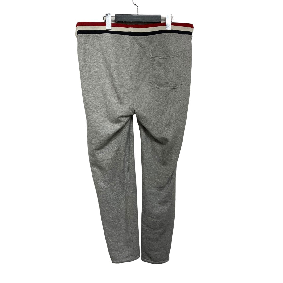 MONCLER(モンクレール) PANTALONEスウェットパンツF10918H70400 F10918H70400 グレー サイズ  XL｜【公式】カインドオルオンライン ブランド古着・中古通販【kindal】