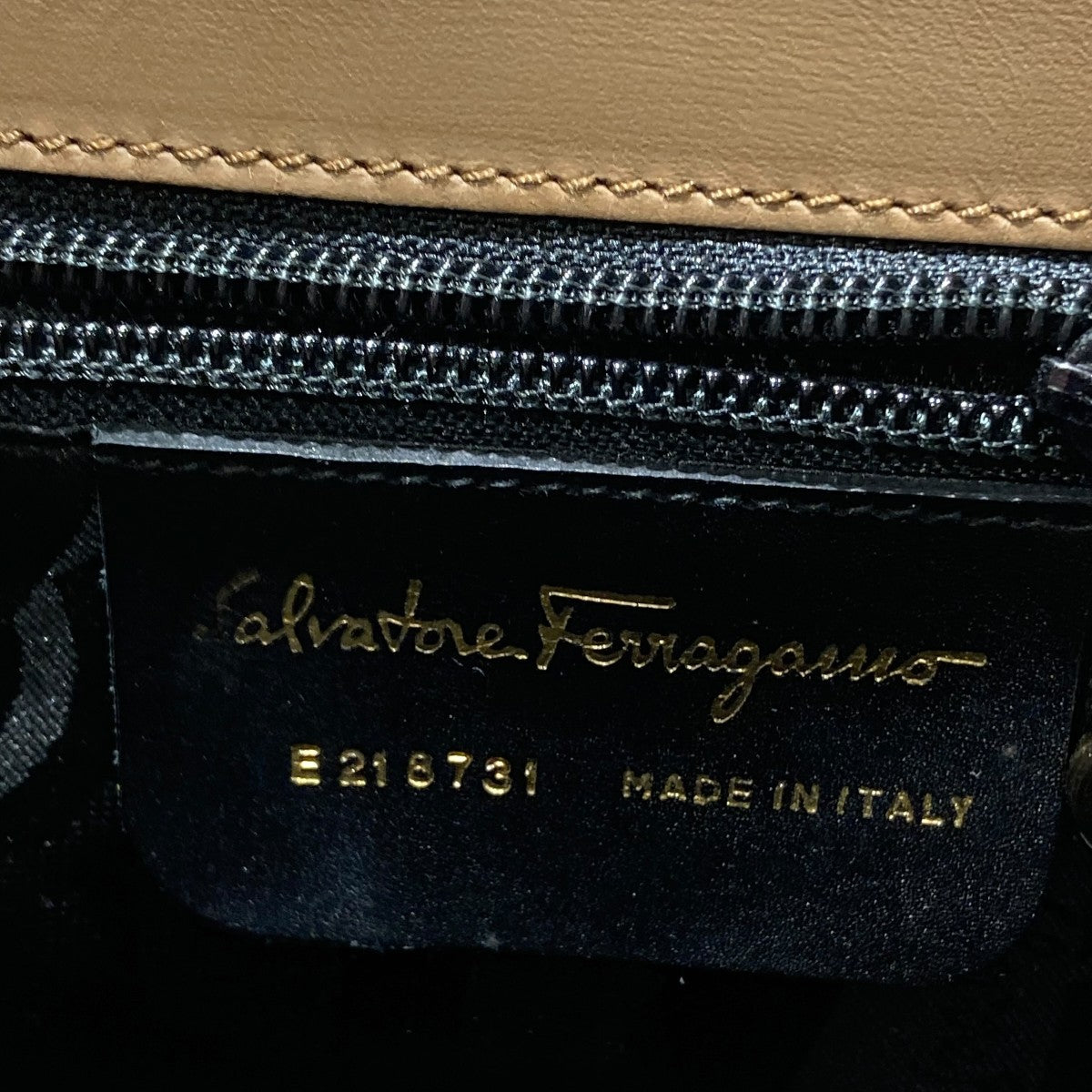 ⭐️Salvatore Ferragamo ブラウンショルダーバッグ⭐️ ウィメンズ ショルダーバッグ｜フェラガモ