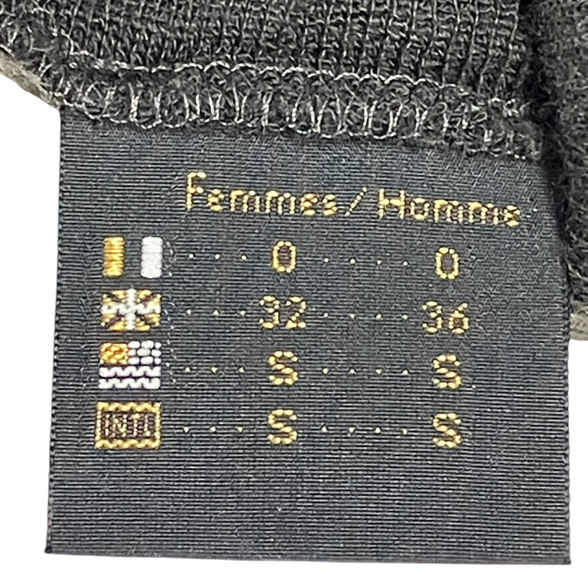 タートルネックニット