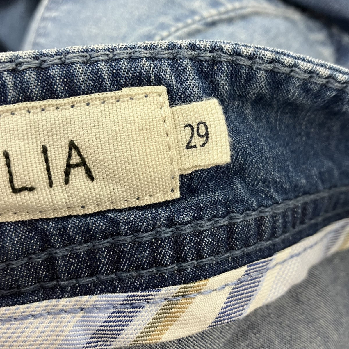 SIVIGLIA 古着・中古 シヴィリアのデニムパンツです。