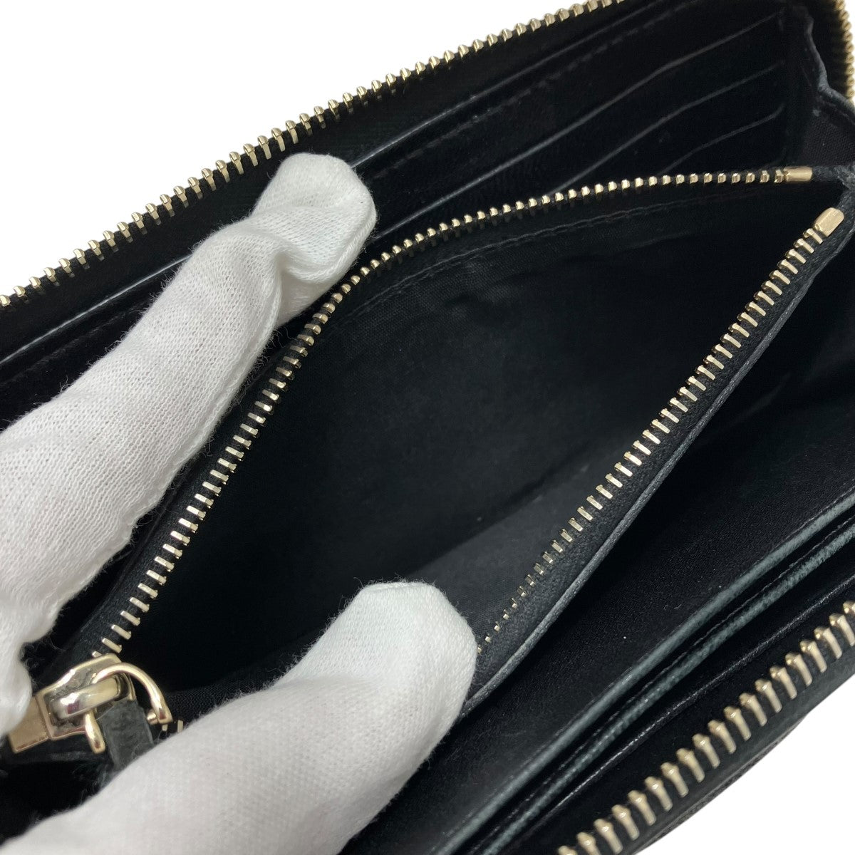 VALENTINO GARAVANI スタッズ付き長財布 VALENTINO GARAVANI(ヴァレンティノ・ガラヴァーニ) スタッズ長