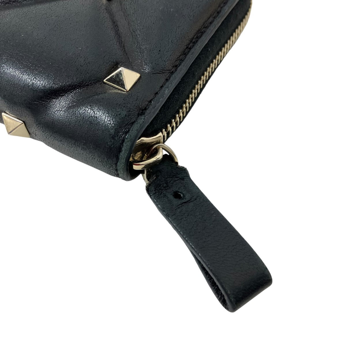 VALENTINO GARAVANI スタッズ付き長財布 VALENTINO GARAVANI(ヴァレンティノ・ガラヴァーニ) スタッズ長