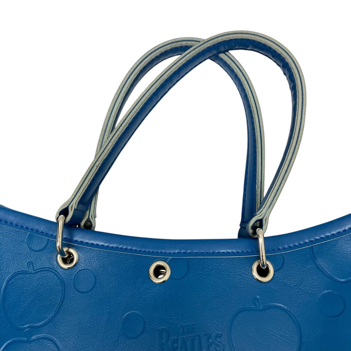 THE BEATLES 古着・中古 ザビートルズのThe Beatles CDG Embossed Coloured Boat Bag Small トートバッグ VZ-K241です。