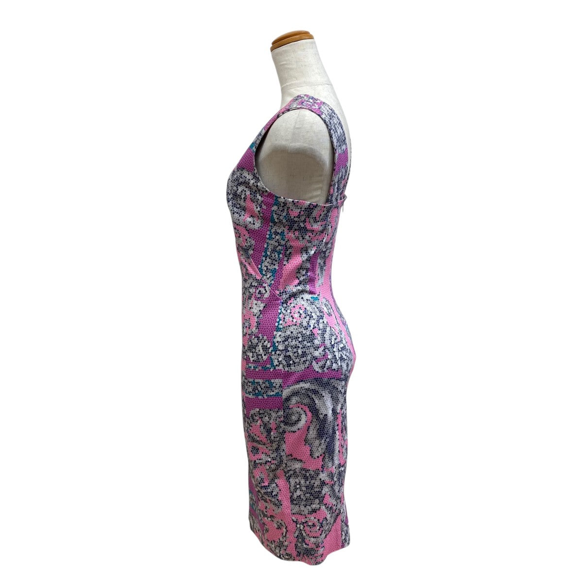 美品✨VERSACE ヴィンテージノースリーブワンピース 5602000345966421_01_3580.jpeg