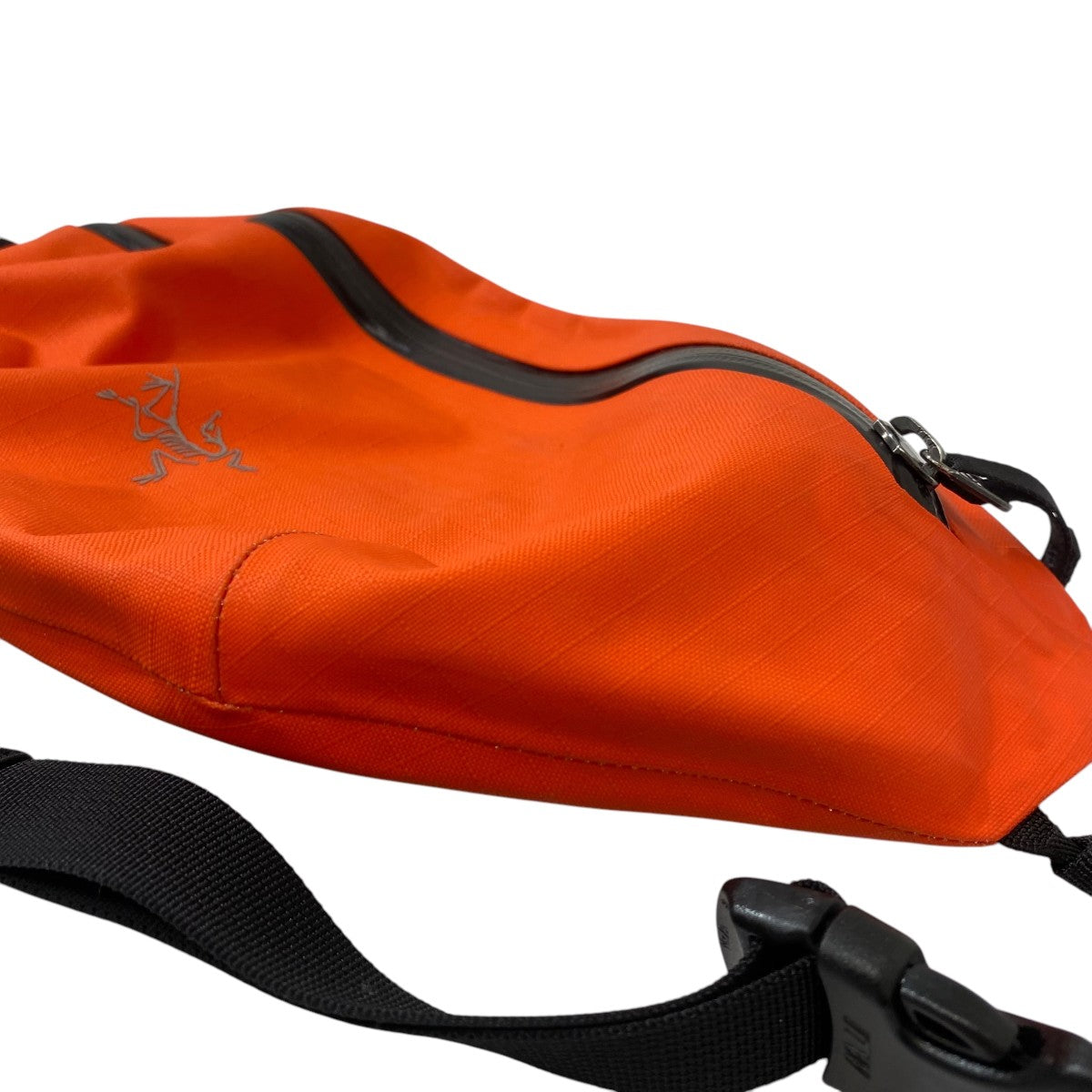 Arc'teryx オレンジ メッセンジャーバッグ ARC'TERYX◇アークテリクス/ショルダーバッグ/--/ORN/無地