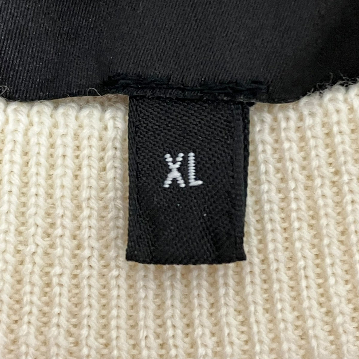 EMPORIO ARMANI エンポリオアルマーニ  ニット 38  未使用✨ EMPORIO ARMANI EA7(エンポリオアルマーニ)☆ニットプルオーバー