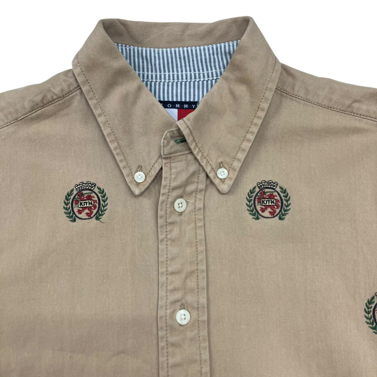 トミー×キス ×KITH TWILL CREST WOVEN SHIRT 長袖シャツ ベージュ サイズ：S TOMMY×KITH TWILL CREST WOVEN SHIRT 長袖シャツ ベージュ