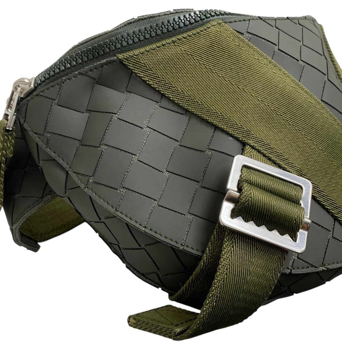 BOTTEGA VENETA(ボッテガヴェネタ) ニューラバーボディーバッグ