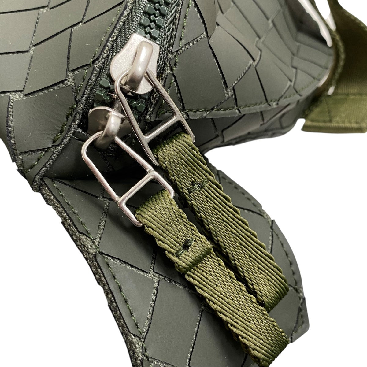 BOTTEGA VENETA(ボッテガヴェネタ) ニューラバーボディーバッグ