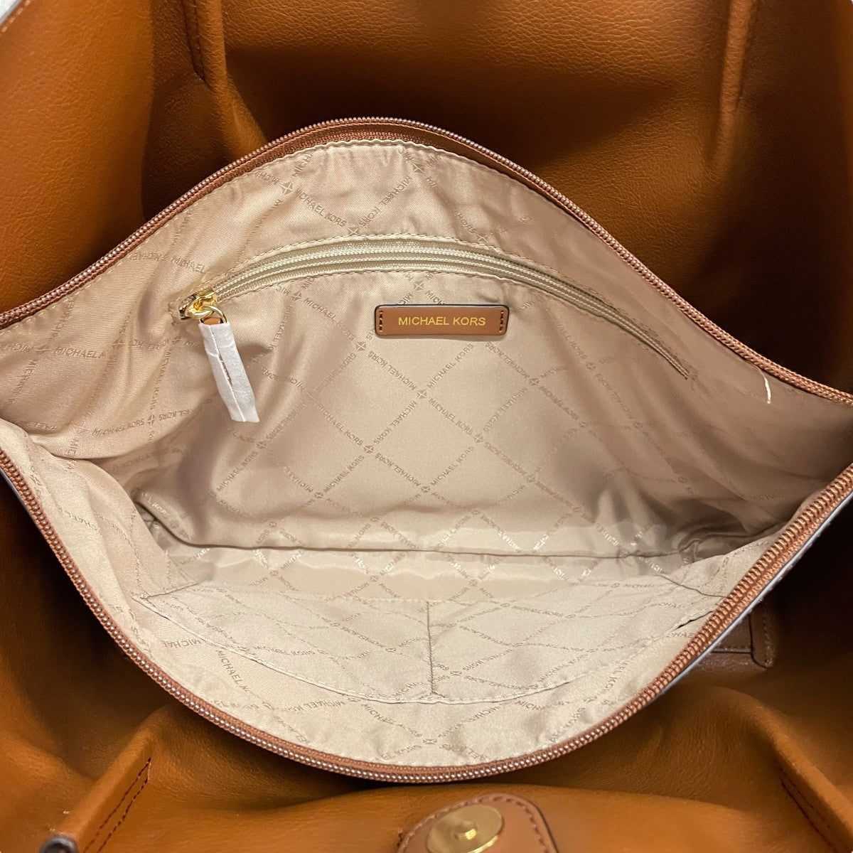 MICHAEL KORS(マイケルコース) エミリアトートバッグ35S1GU5T7B