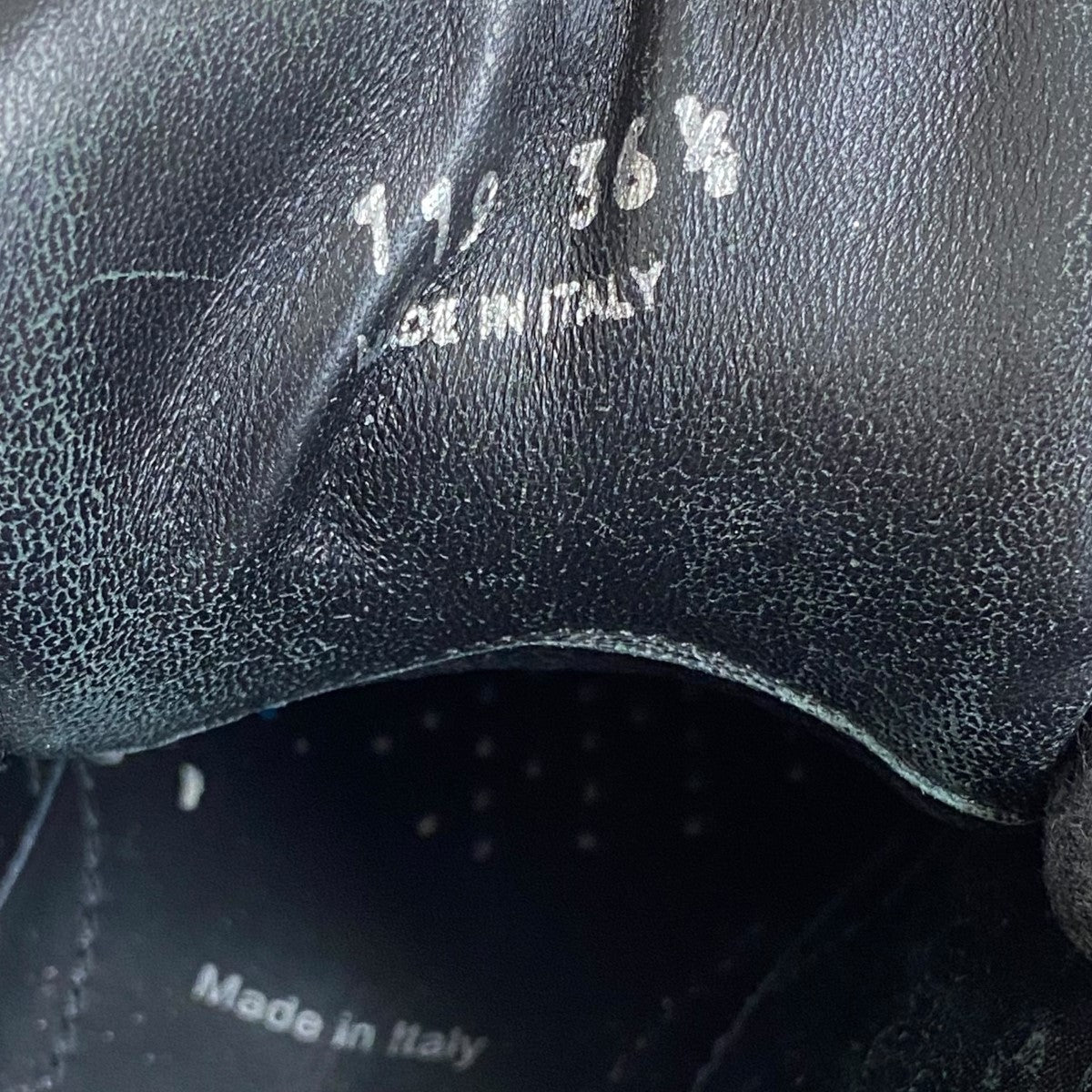 プラダ（PRADA）サイズ「37 1/2」23.5センチ程度　ブラックスエード PRADA（プラダ）スニーカー 黒 サイズ:EU37(23.5cm位