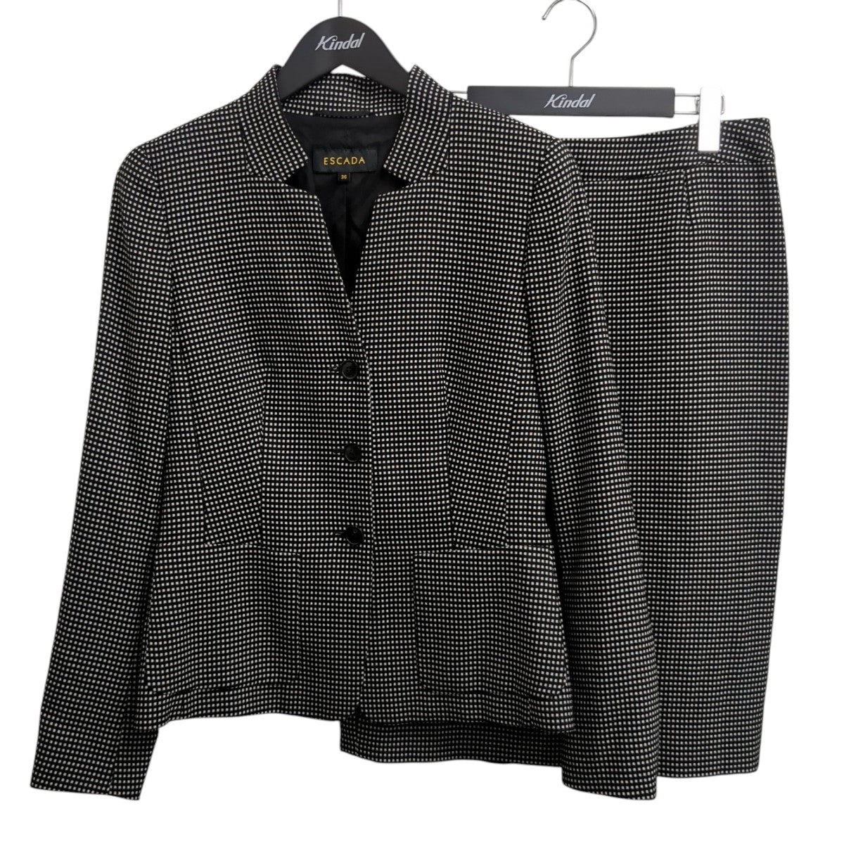 【美品】ESCADA  セットアップ エスカーダ ドイツ製 ESCADA(エスカーダ) セットアップスーツ ブラック×ホワイト