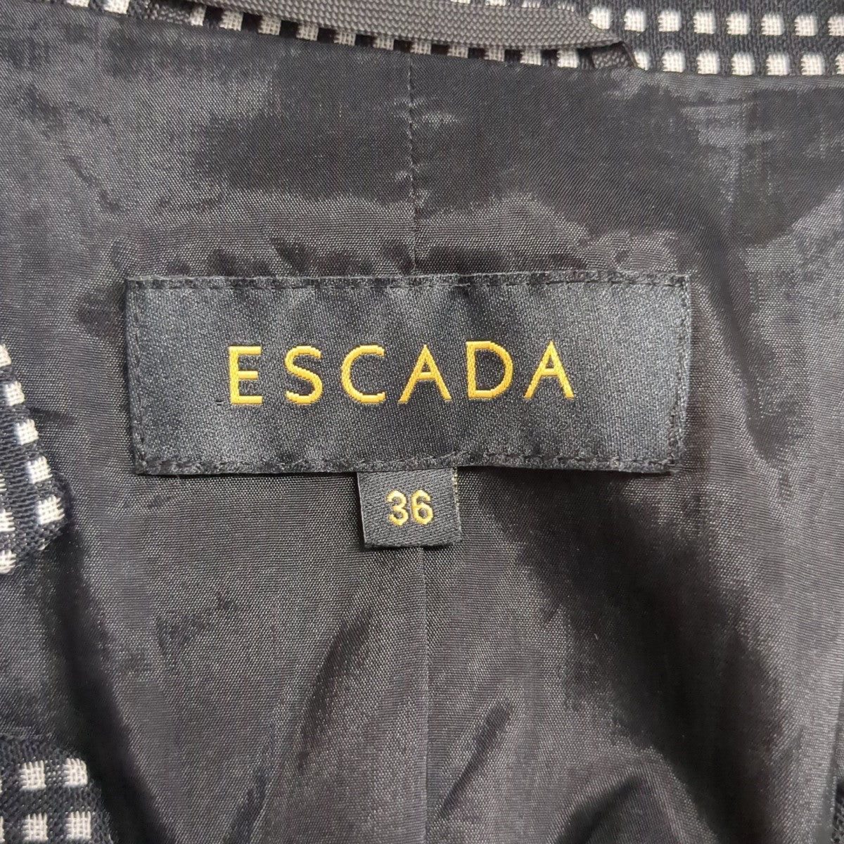 【美品】ESCADA  セットアップ エスカーダ ドイツ製 ESCADA(エスカーダ) セットアップスーツ ブラック×ホワイト