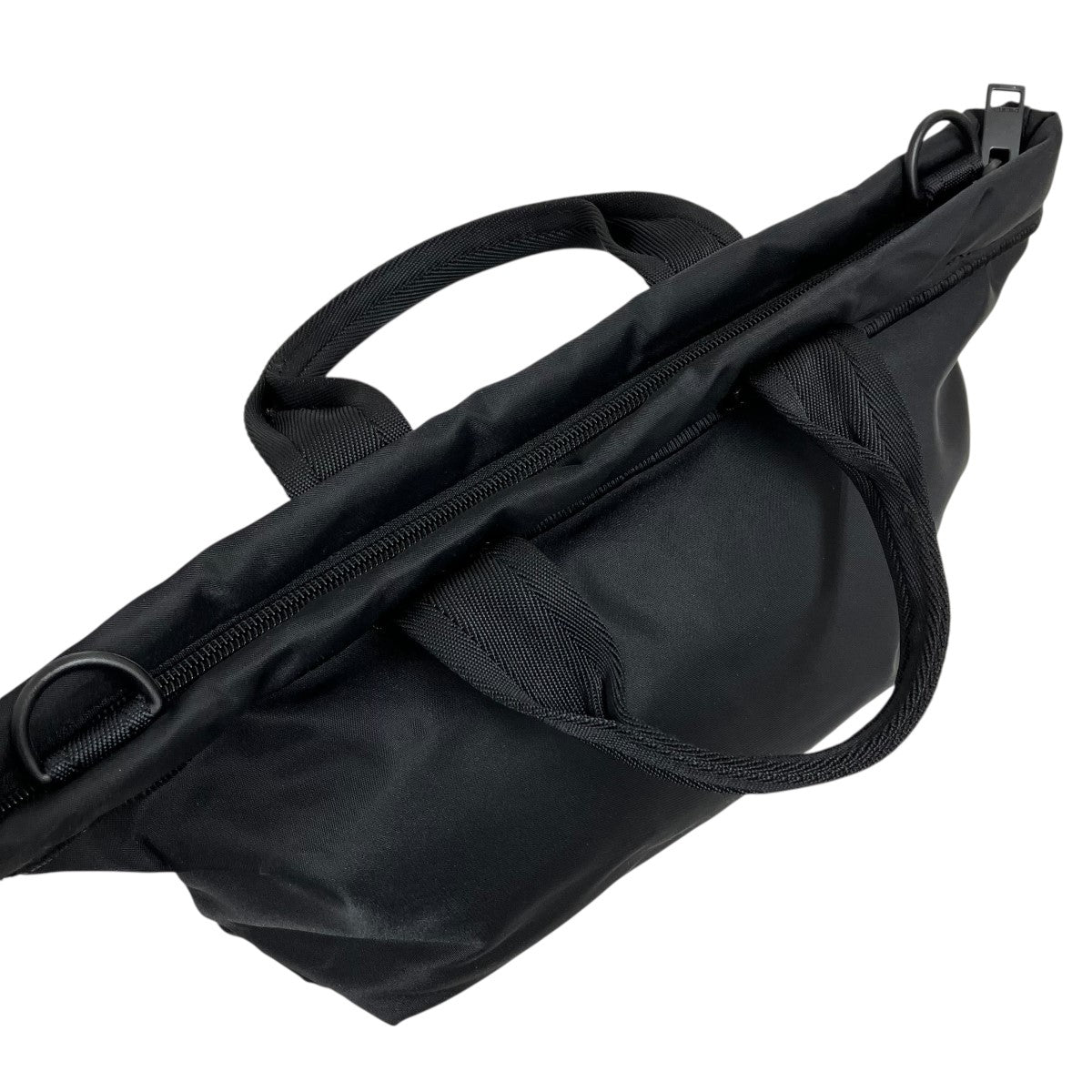 DIESEL ハンドバッグ　新品未使用【お値下げ中】 DIESEL(ディーゼル) マットショルダーバッグ ホワイト｜【公式