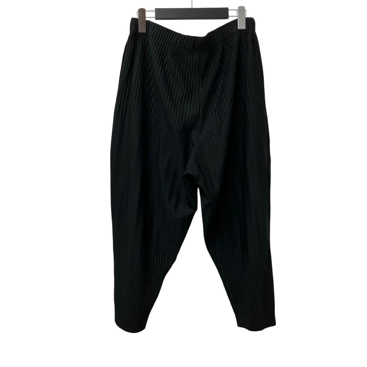 HOMME PLISSÉ ISSEY MIYAKE 黒 テーパードプリーツパンツ HOMME PLISSE ISSEY MIYAKE 【値下げ】HOMME 裾プリーツパンツ