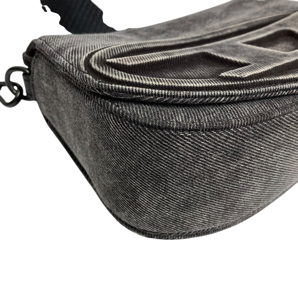 DIESEL(ディーゼル) 1DR-Cameraショルダーバッグx10223 p5237 x10223