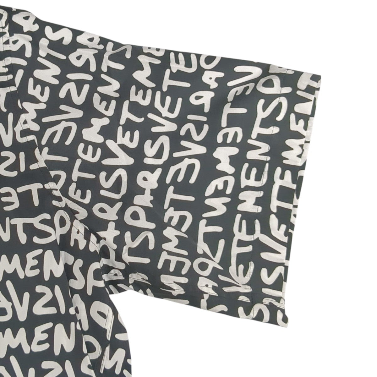 VETEMENTS 半袖シャツUE64SH800BW 古着・中古-5枚目のアイテム画像