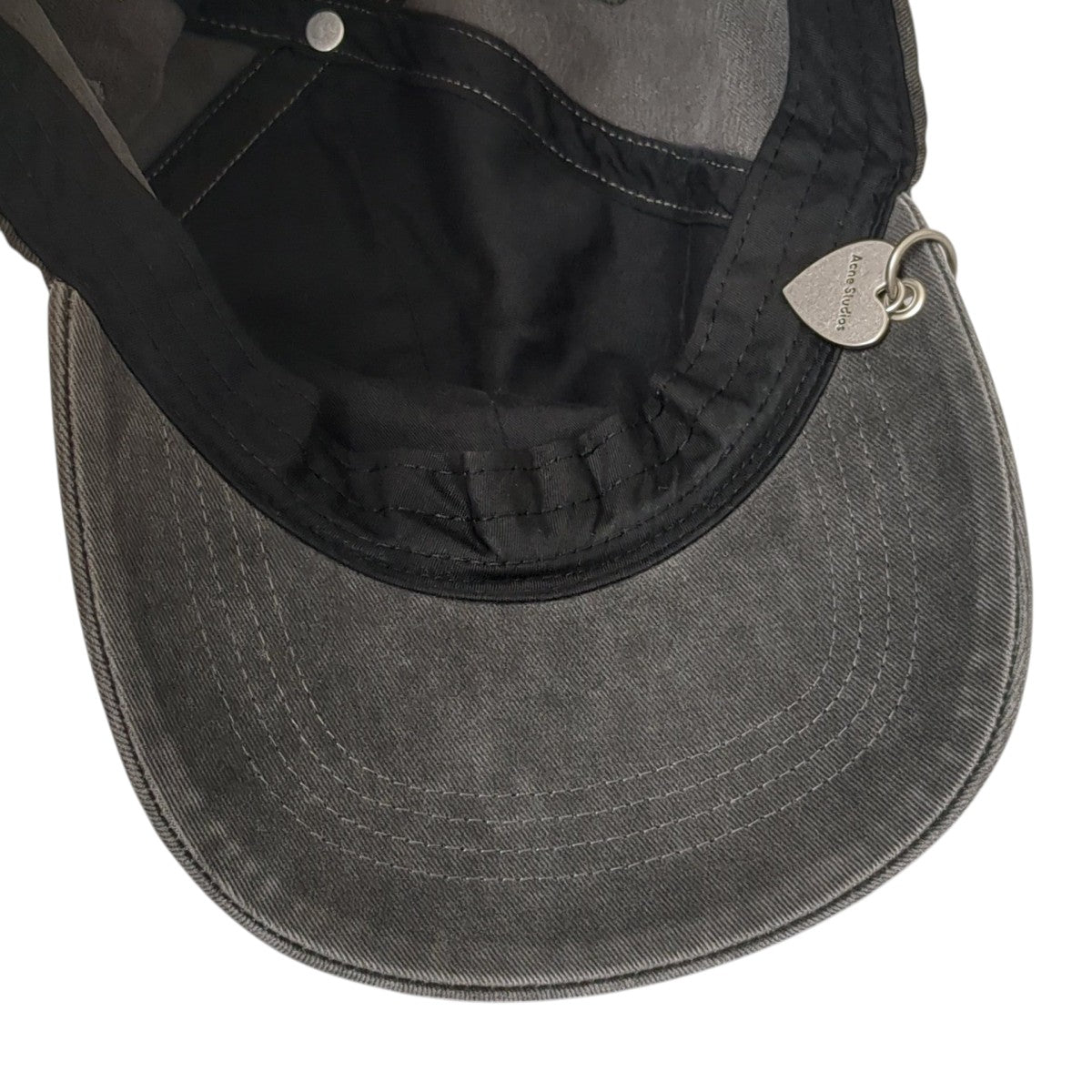 ACNE STUDIOS(アクネストゥディオズ) ペンダントツイルキャップFN-UX