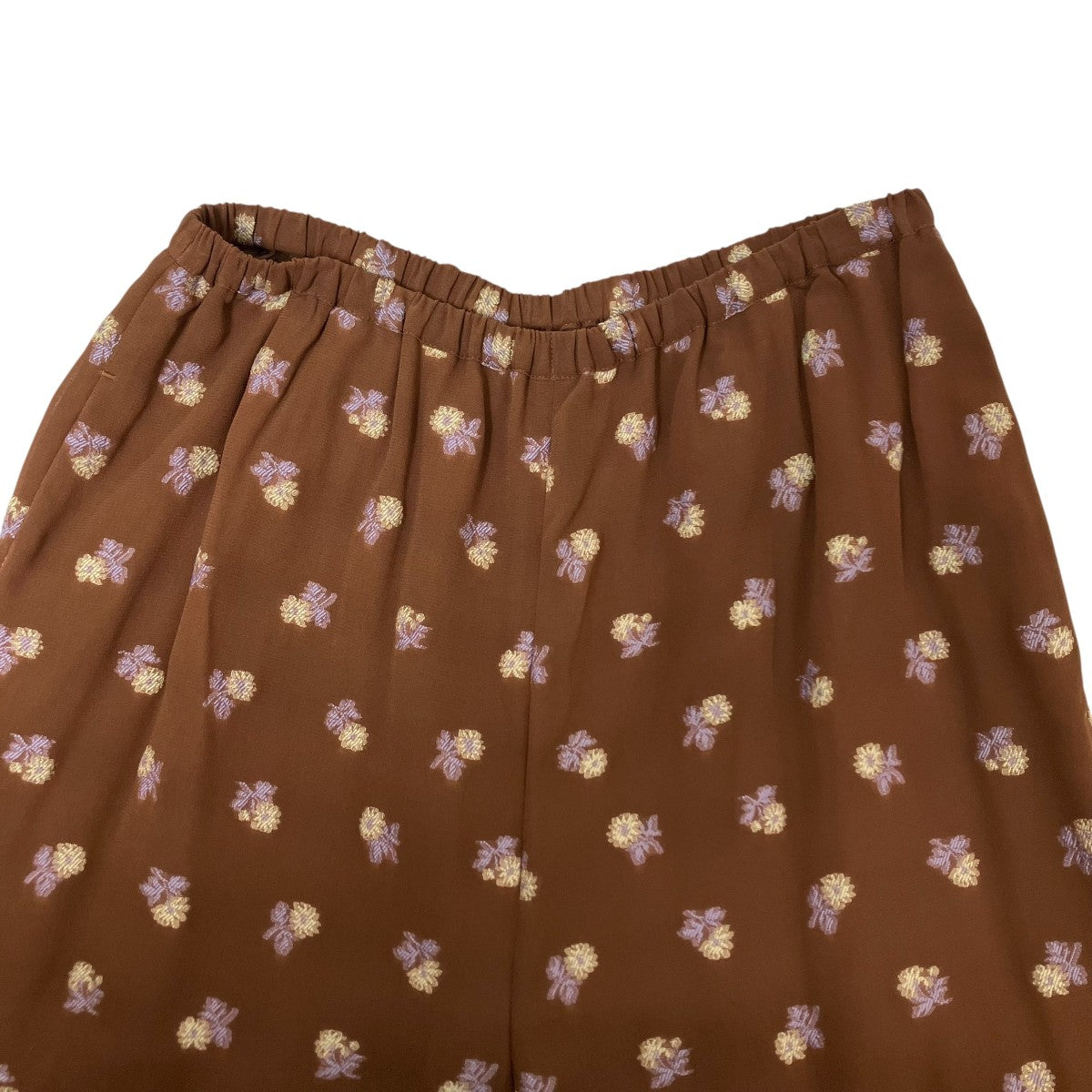 mame kurogouchi(マメクロゴウチ) Relaxed Pants With Small Flower