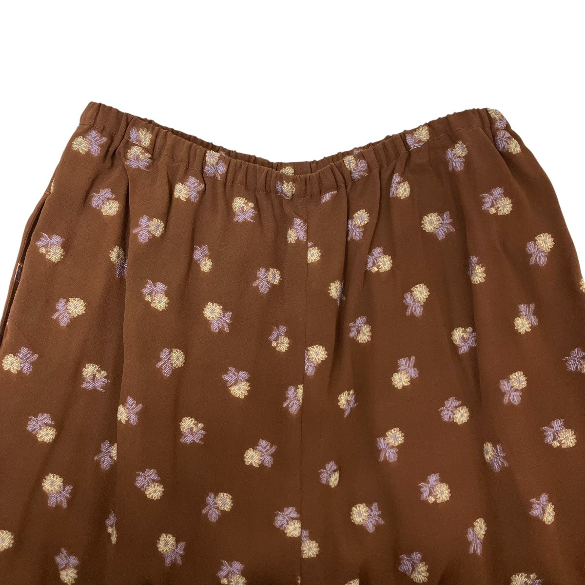 mame kurogouchi(マメクロゴウチ) Relaxed Pants With Small Flower