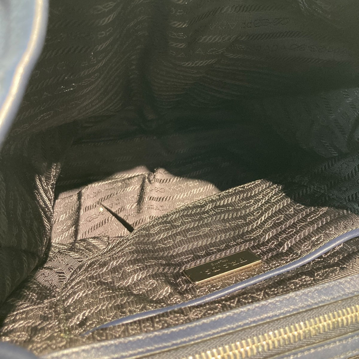 ミディアム レザーバックパックBZ811L