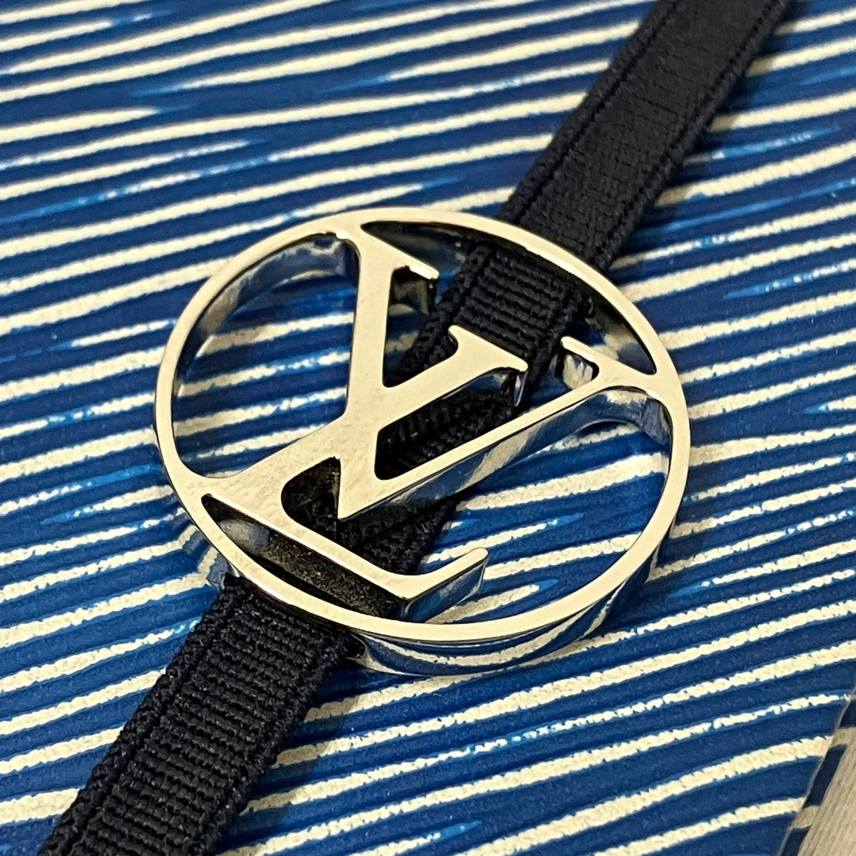 LOUIS VUITTON(ルイヴィトン) メモ帳 ブルー｜【公式】カインドオル