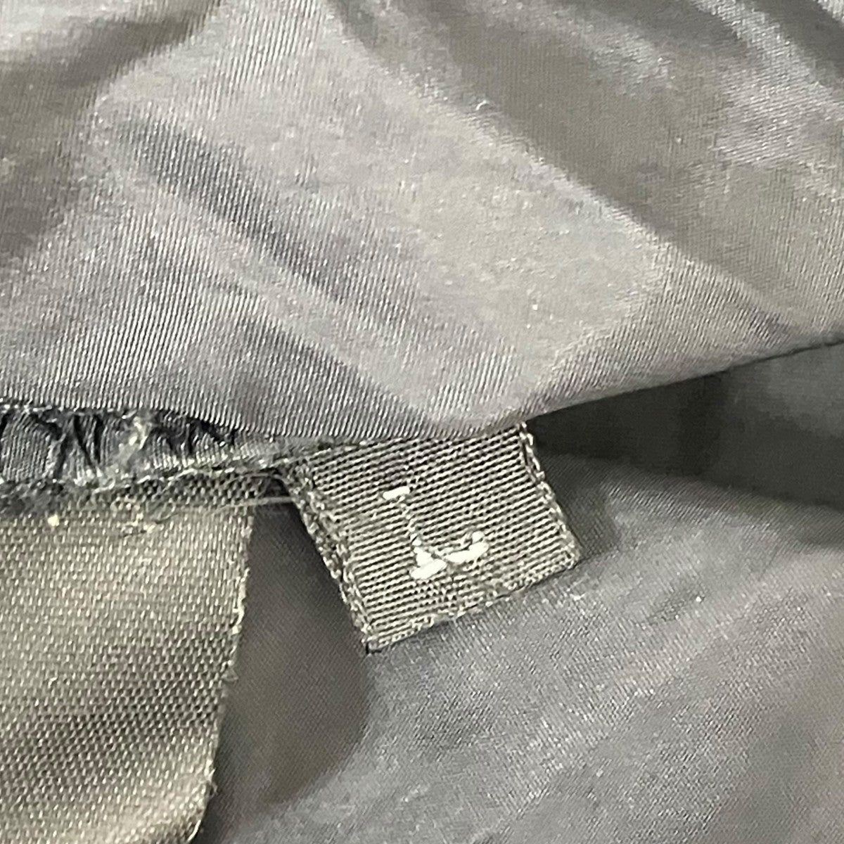 PRADA シャツ 古着・中古-10枚目のアイテム画像