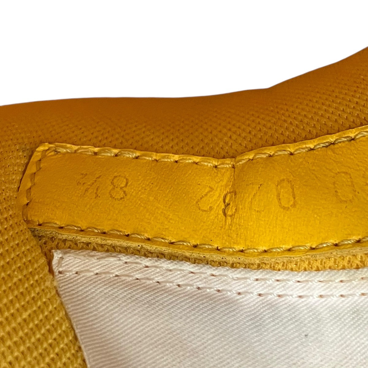LOUIS VUITTON(ルイヴィトン) スニーカー イエロー サイズ 8 1/2